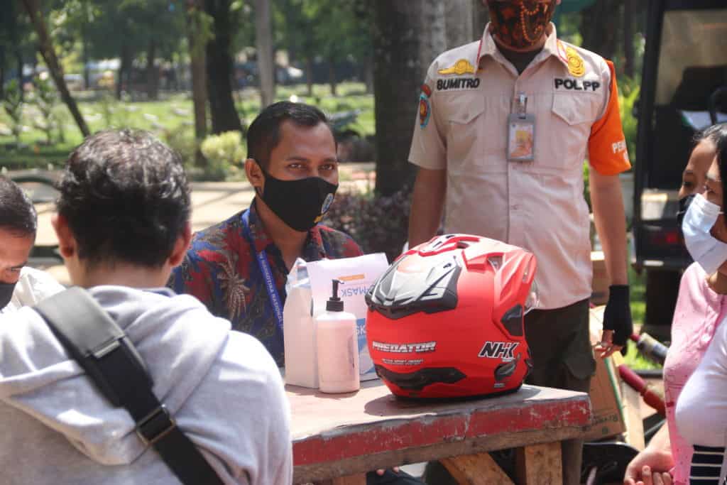 Sosialisasi P4GN dan Pembagian Masker Dalam Operasi Kedisiplinan PSBB & Bekerjasama dengan Kelurahan Pondok Ranggon, Satpol PP, serta FKDMI.