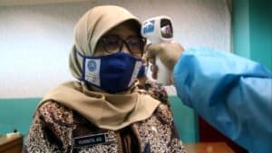 BNN Kota Jakarta Timur Lakukan Rapid Test Covid-19 Kepada 34 Pegawai