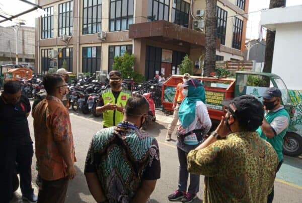 Sosialisasi P4GN dan Pembagian Masker, Bekerja Sama dengan Kelurahan Kayu Putih dalam Operasi Kedisplinan PSBB