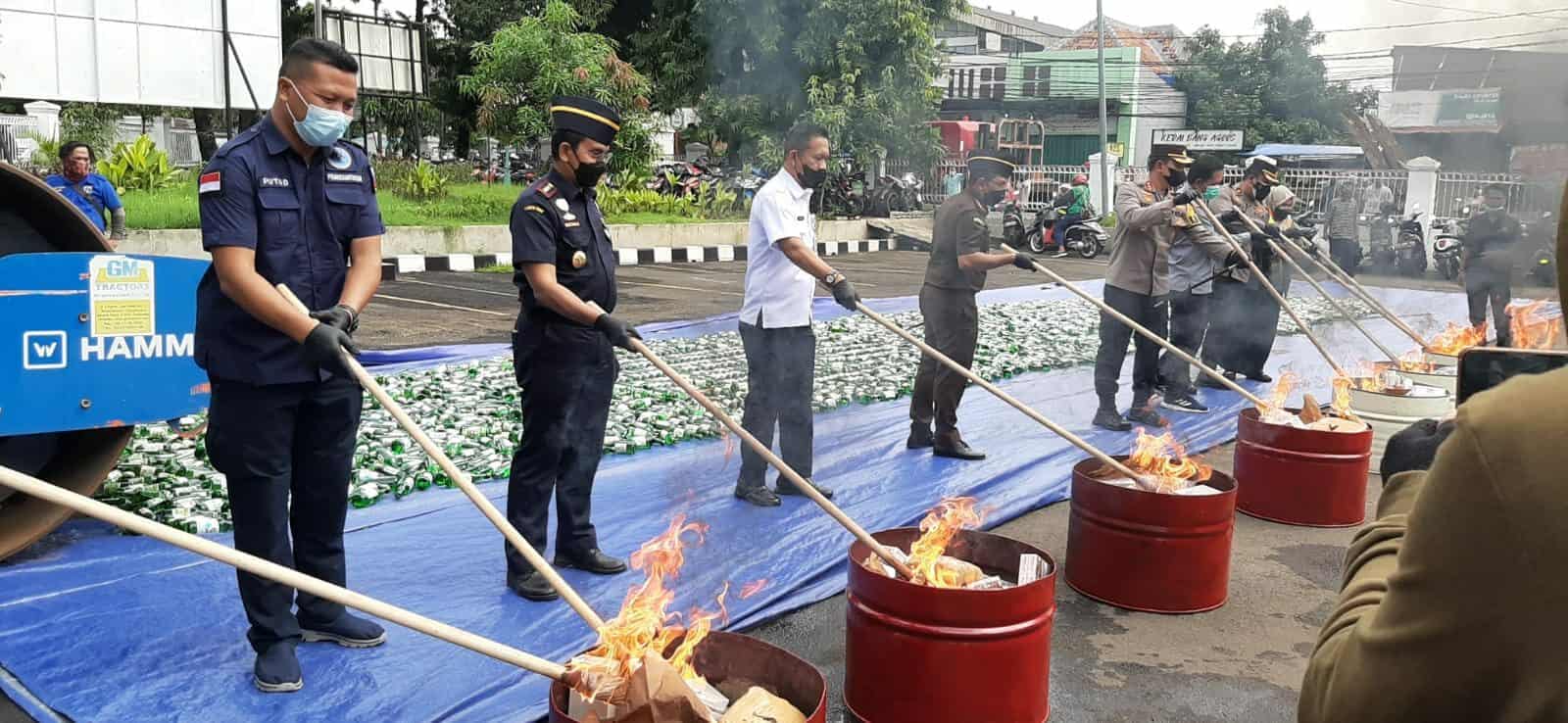 Pemusnahan Barang Bukti Tindak Pidana Cukai Minuman Keras dan Rokok, Tindak Pidana Terorisme dan Tindak Pidana Narkotika Pemusnahan Barang Bukti Tindak Pidana Cukai Minuman Keras dan Rokok, Tindak Pidana Terorisme dan Tindak Pidana Narkotika