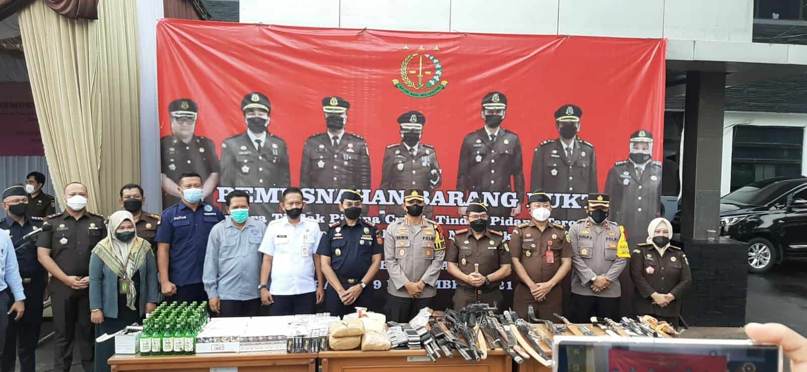 Pemusnahan Barang Bukti Tindak Pidana Cukai Minuman Keras dan Rokok, Tindak Pidana Terorisme dan Tindak Pidana Narkotika Pemusnahan Barang Bukti Tindak Pidana Cukai Minuman Keras dan Rokok, Tindak Pidana Terorisme dan Tindak Pidana Narkotika