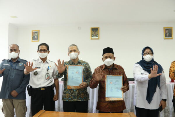 Penandatanganan MOU Program P4GN dengan LMK Kelurahan Jatinegara Jakarta Timur