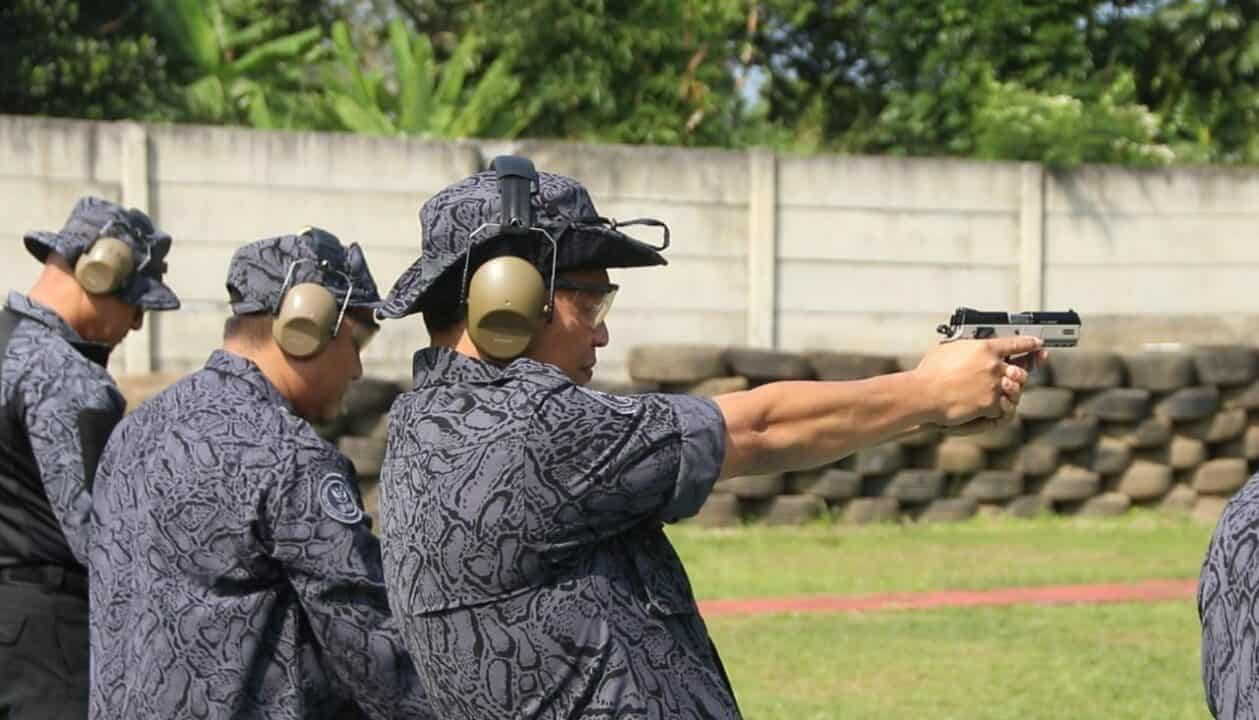 BNNP DKI Jakarta dan Jajaran BNNK Lakukan Latihan Teknis Menembak Di lapangan Tembak BNN RI BNNP DKI Jakarta dan Jajaran BNNK Lakukan Latihan Teknis Menembak Di lapangan Tembak BNN RI