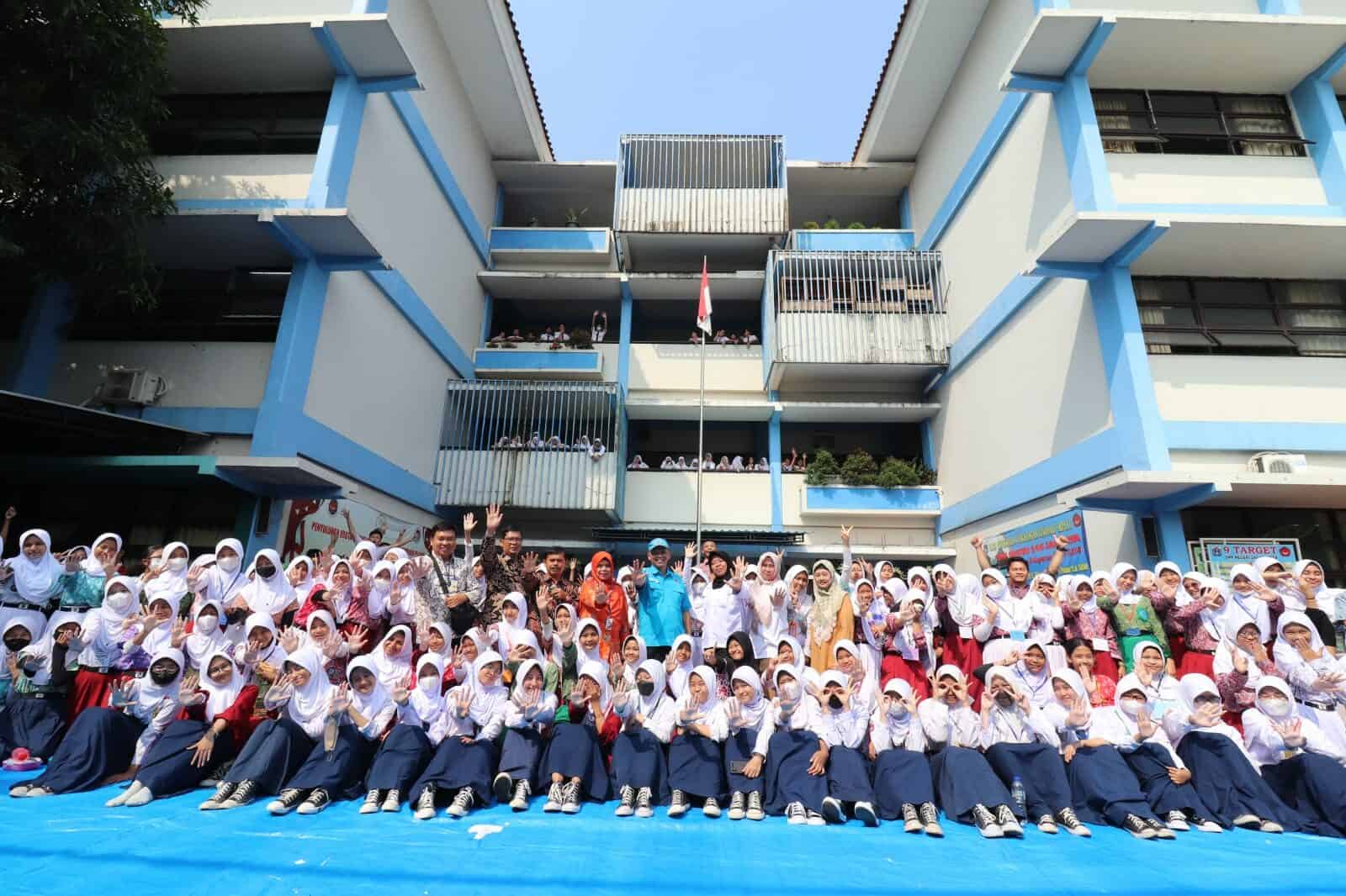 Sosialisasi Bahaya Narkoba pada MPLS (Masa Pengenalan lingkungan Sekolah) di SMPN 246 Jakarta Konsep Otomatis